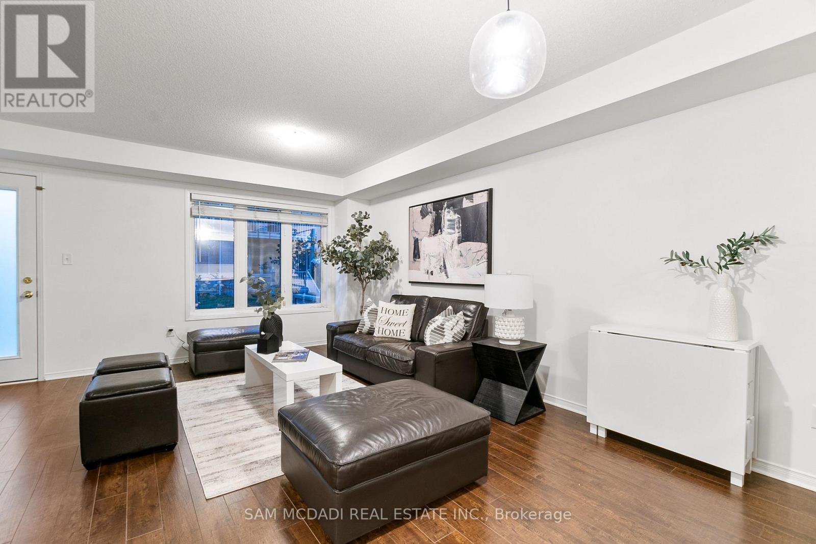 3250 Bentley Drive, Mississauga, Ontario  L5M 0P7 - Photo 9 - W12470106