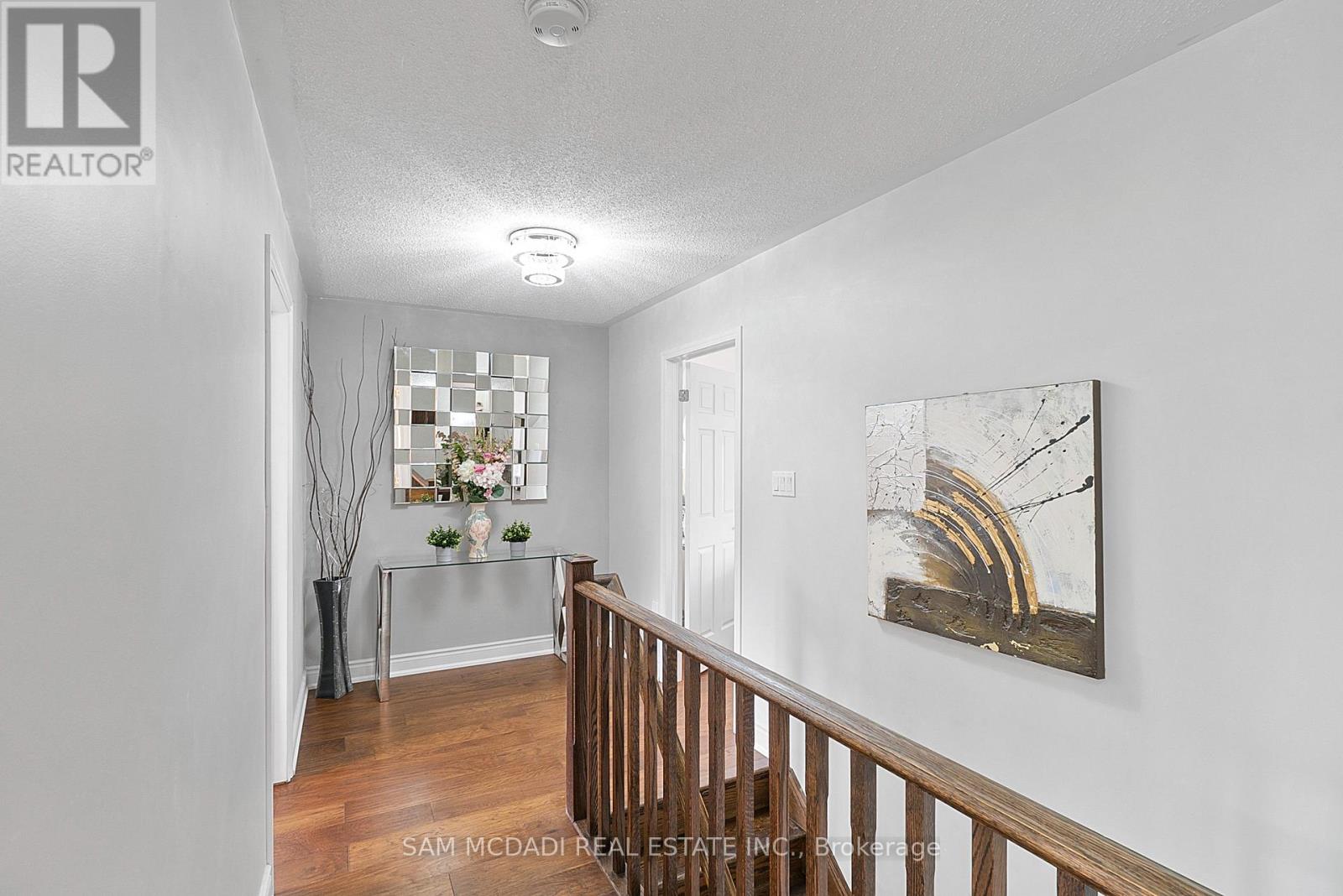 216 Ruhl Drive, Milton, Ontario  L9T 8C9 - Photo 15 - W12470124