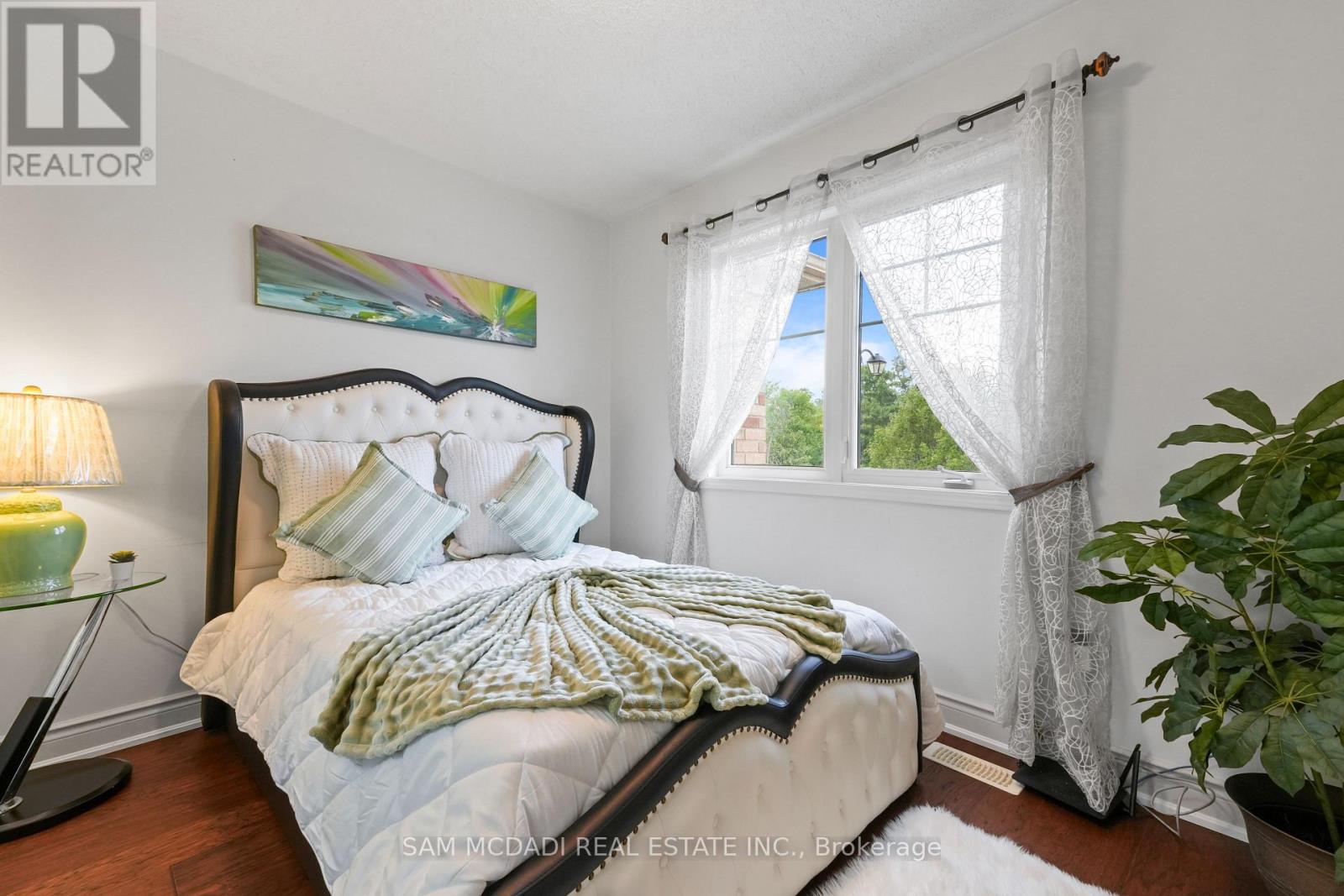 216 Ruhl Drive, Milton, Ontario  L9T 8C9 - Photo 23 - W12470124