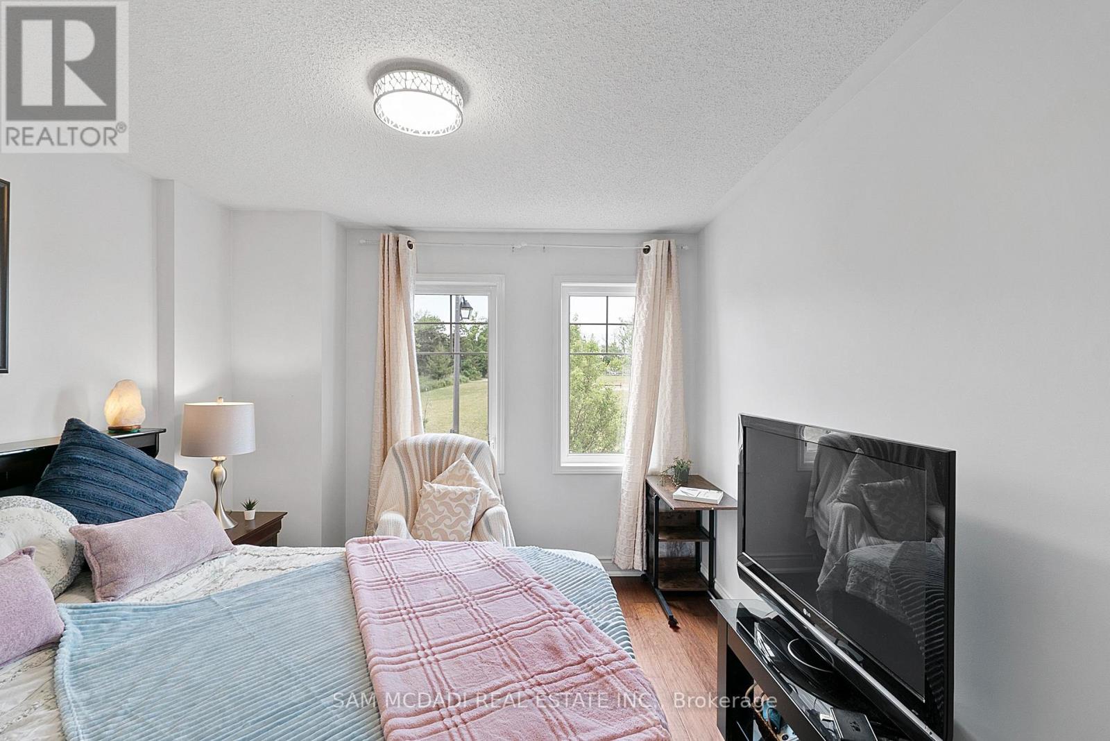 216 Ruhl Drive, Milton, Ontario  L9T 8C9 - Photo 27 - W12470124