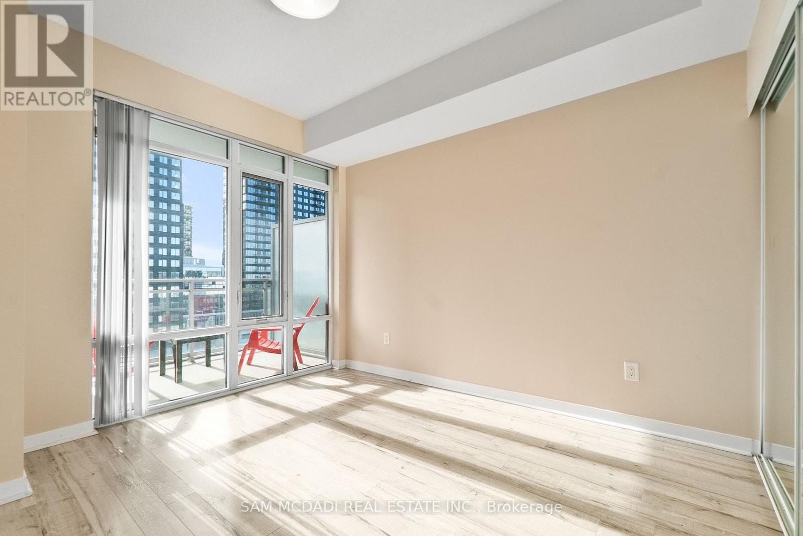 707 - 360 Square One Drive N, Mississauga, Ontario  L5B 0G7 - Photo 12 - W12470125