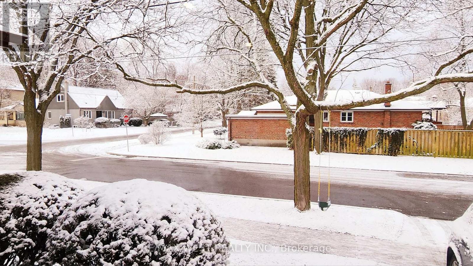 48 Hamlyn Crescent, Toronto (Islington-City Centre West), Ontario  M9B 1Z1 - Photo 41 - W12434242