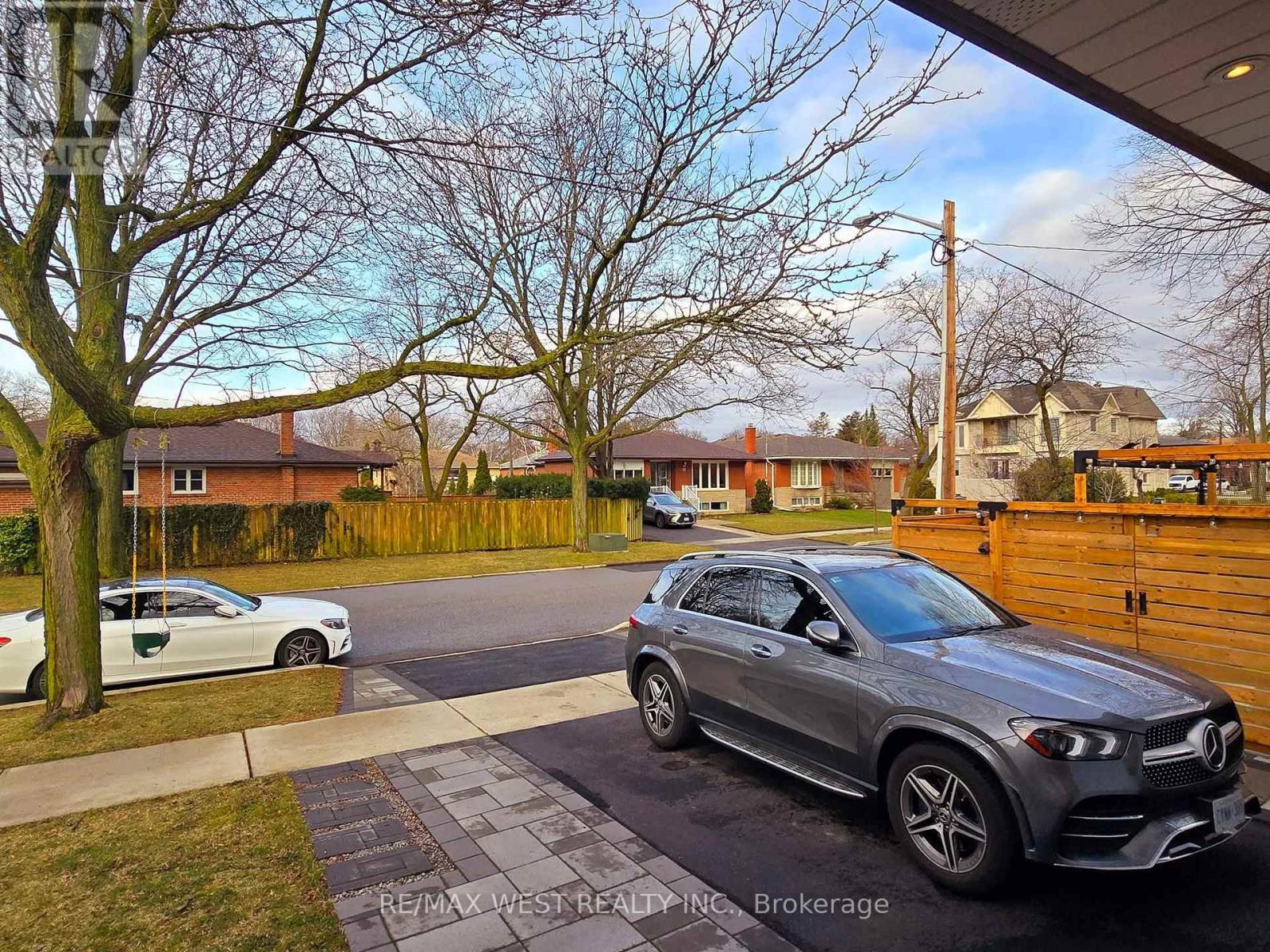 48 Hamlyn Crescent, Toronto (Islington-City Centre West), Ontario  M9B 1Z1 - Photo 45 - W12434242