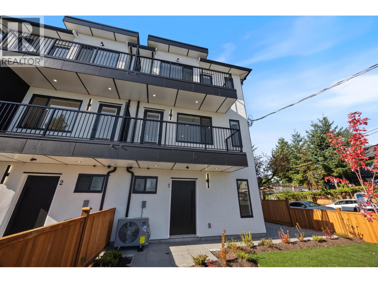 1 4170 Hurst Street, Burnaby, British Columbia  V5J 3R4 - Photo 2 - R3058657