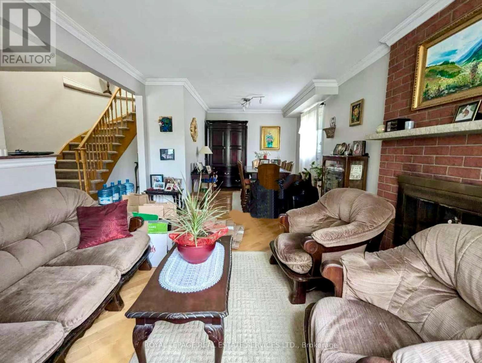 4179 Melia Drive, Mississauga, Ontario  L5C 4J3 - Photo 4 - W12469966