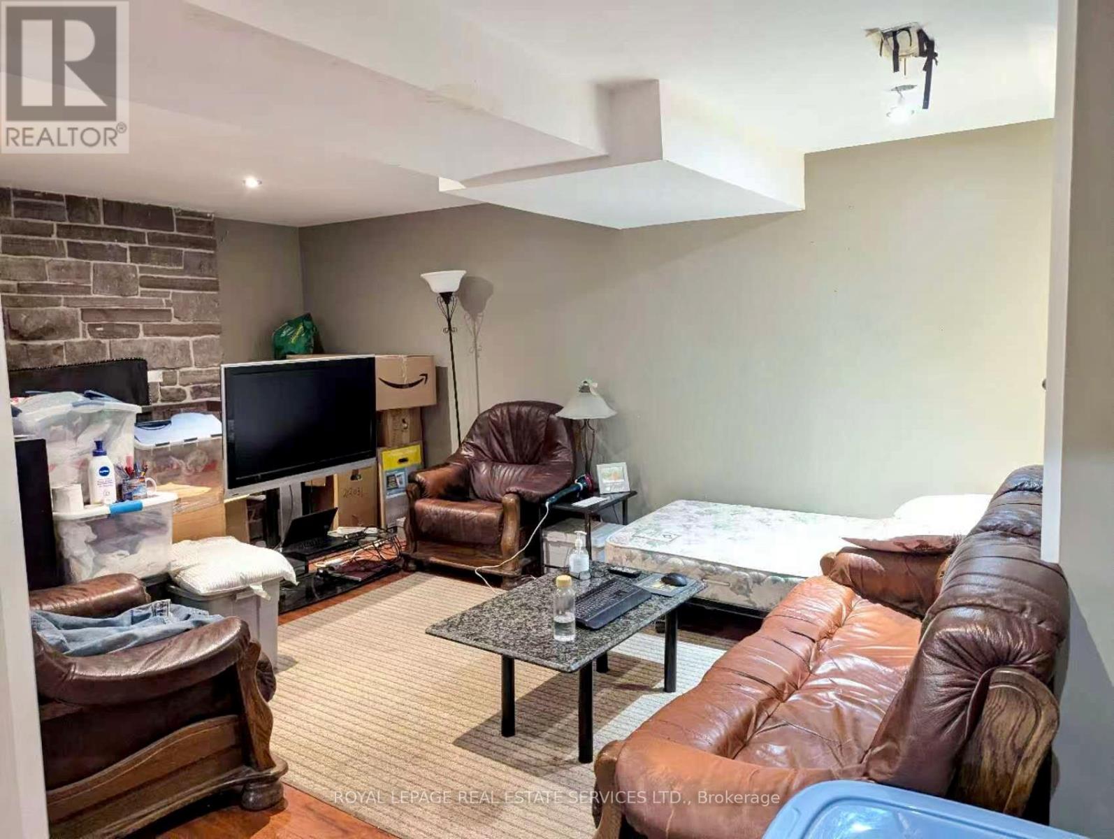 4179 Melia Drive, Mississauga, Ontario  L5C 4J3 - Photo 14 - W12469966