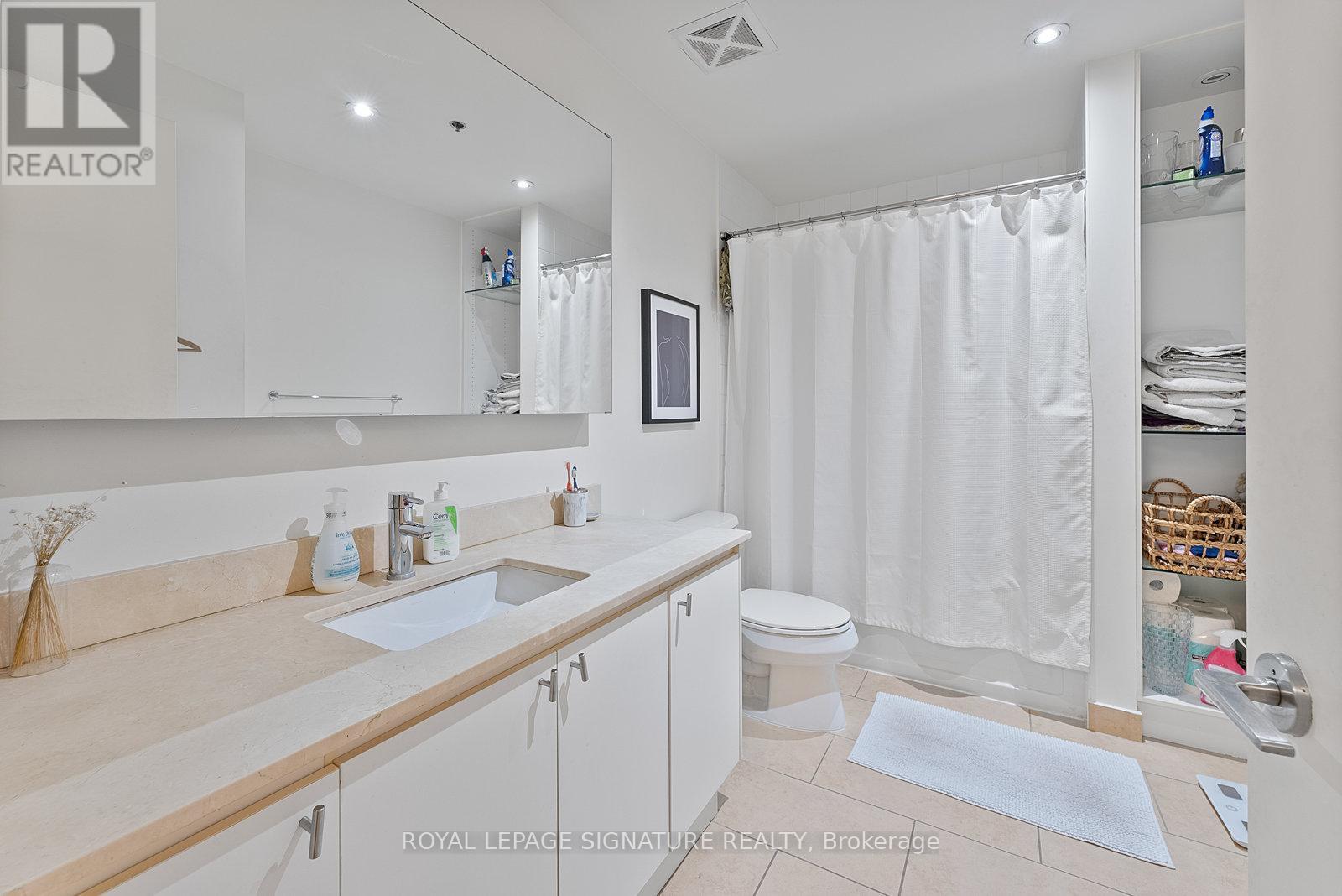 225 - 43 Hanna Avenue, Toronto, Ontario  M6K 1X1 - Photo 23 - C12470153