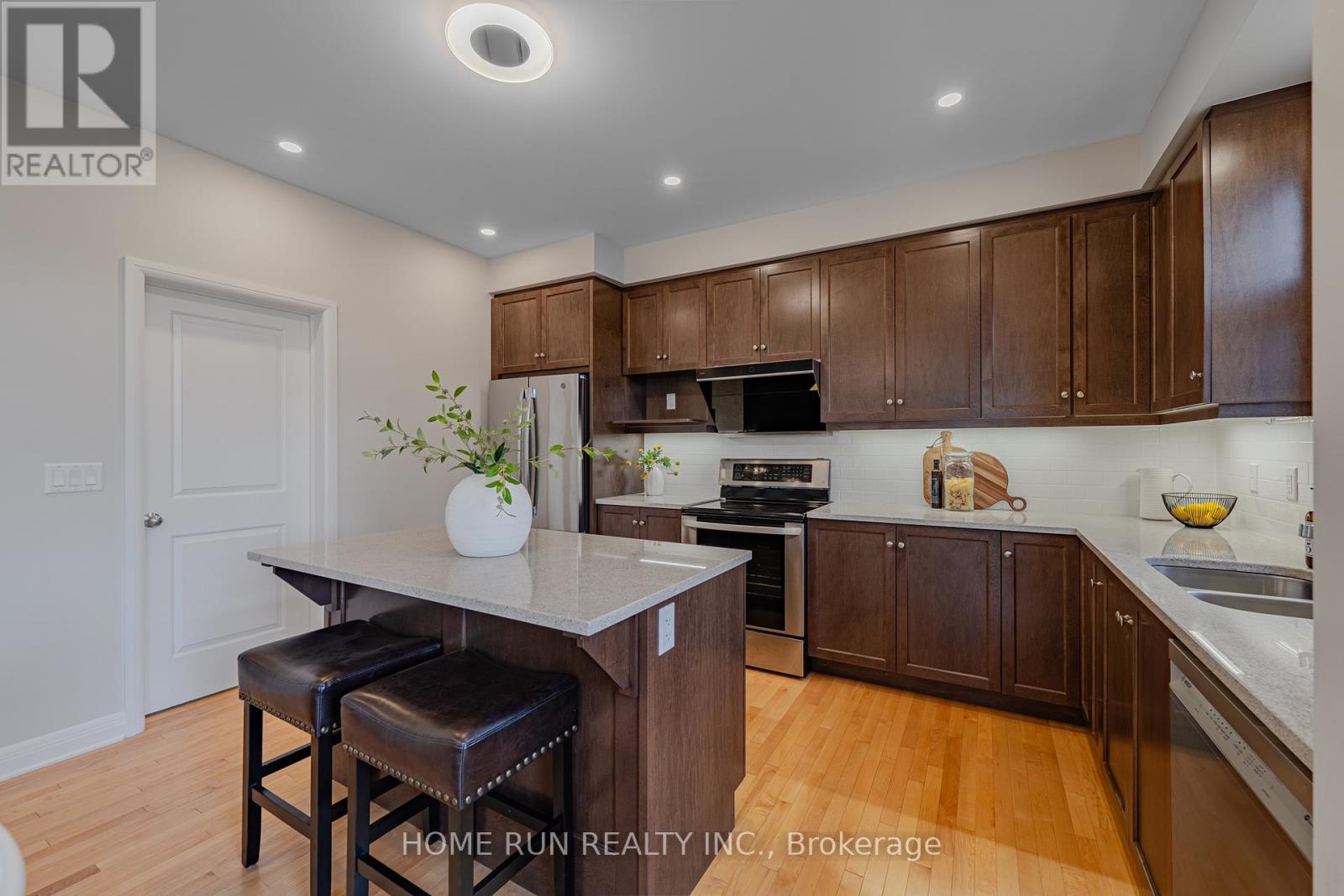 100 Lochhouse Walk, Ottawa, Ontario  K2J 6A4 - Photo 13 - X12468309