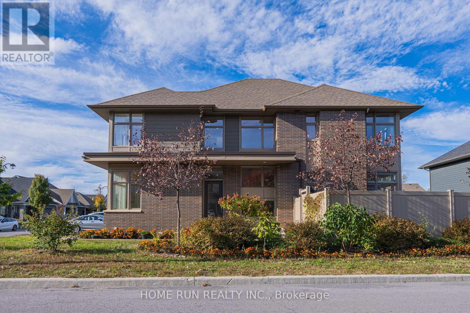 100 LOCHHOUSE WALK, Ottawa, Ontario