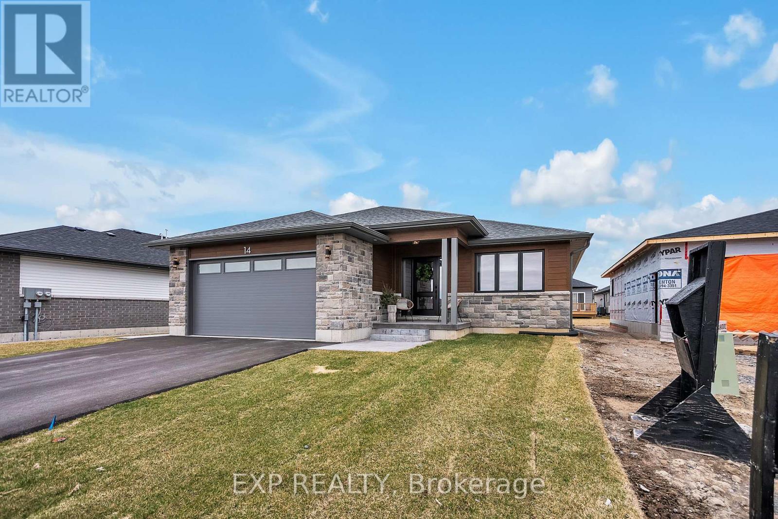 14 Horton Court, Belleville, Ontario  K8P 0H3 - Photo 4 - X12470192