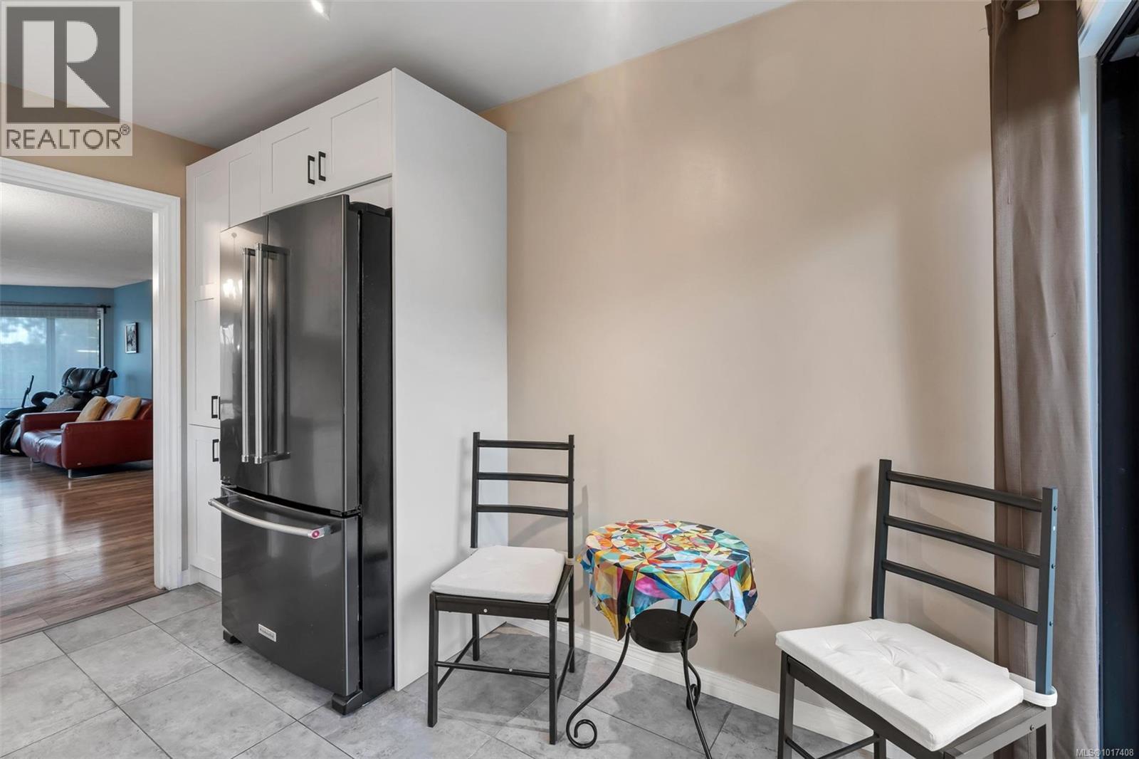 4249 Quadra St, Saanich, British Columbia  V8X 1L5 - Photo 17 - 1017408