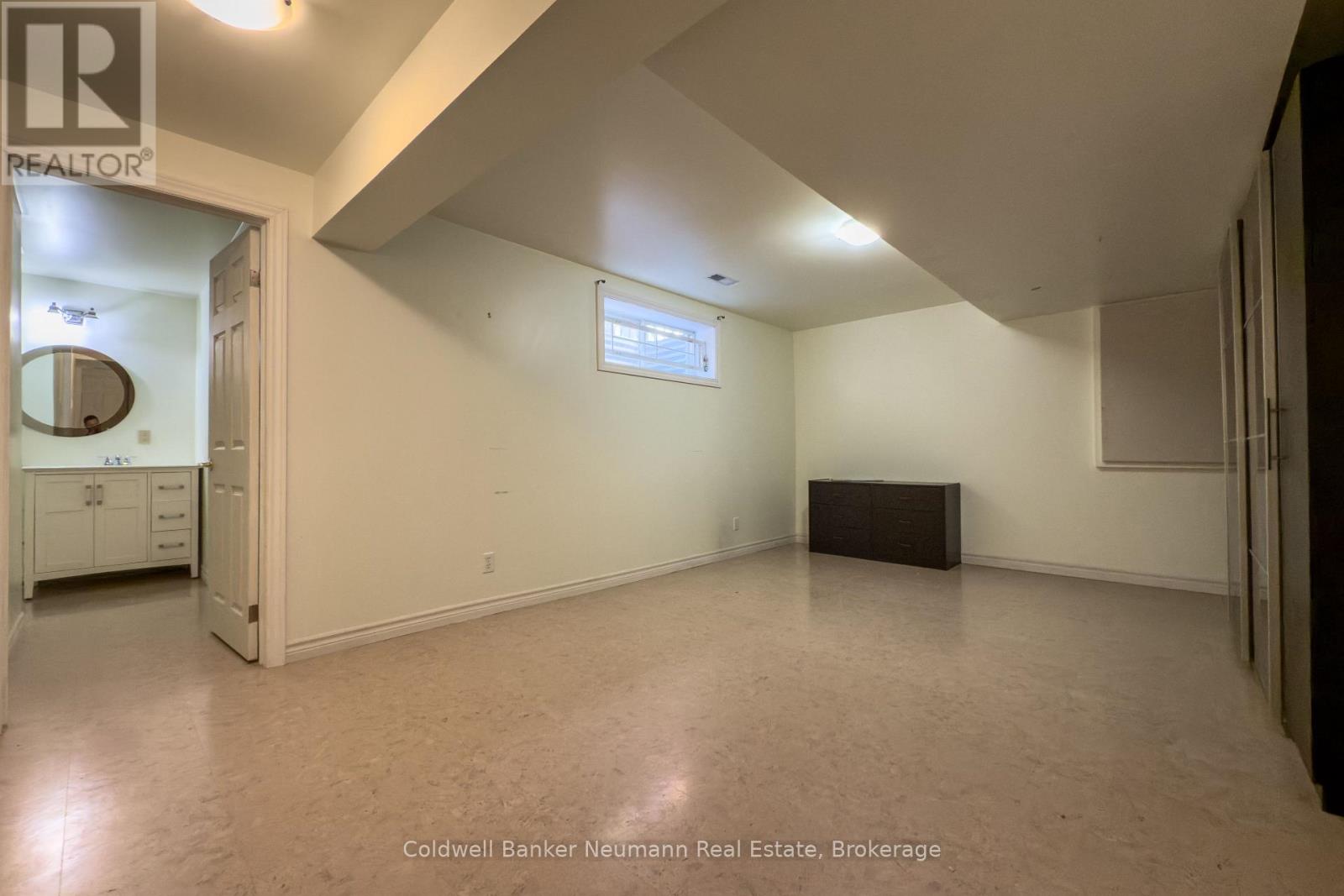 67 Gaw Crescent, Guelph, Ontario  N1L 1H9 - Photo 14 - X12470182