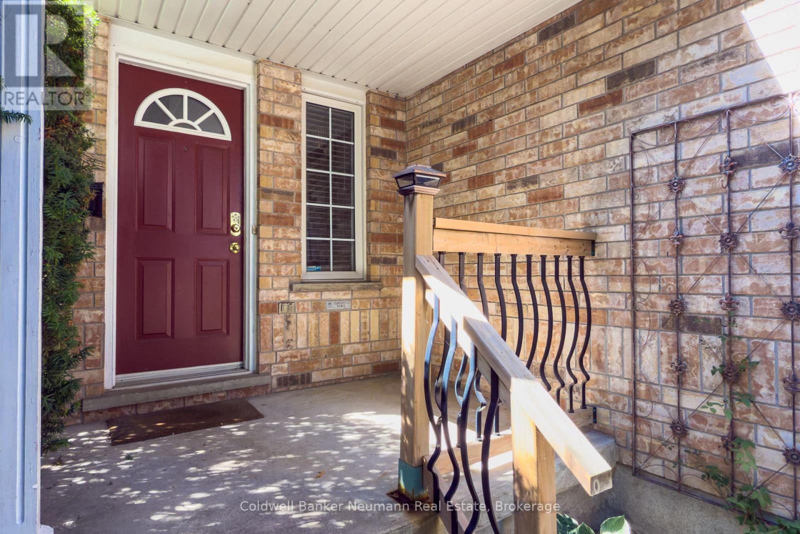 67 Gaw Crescent, Guelph, Ontario  N1L 1H9 - Photo 2 - X12470182
