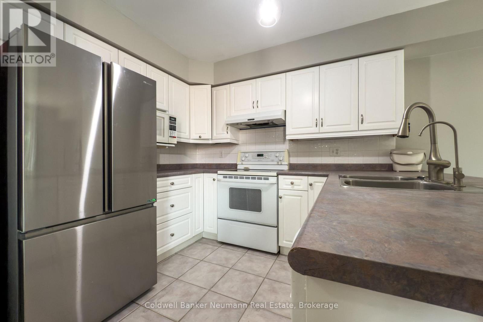 67 Gaw Crescent, Guelph, Ontario  N1L 1H9 - Photo 5 - X12470182