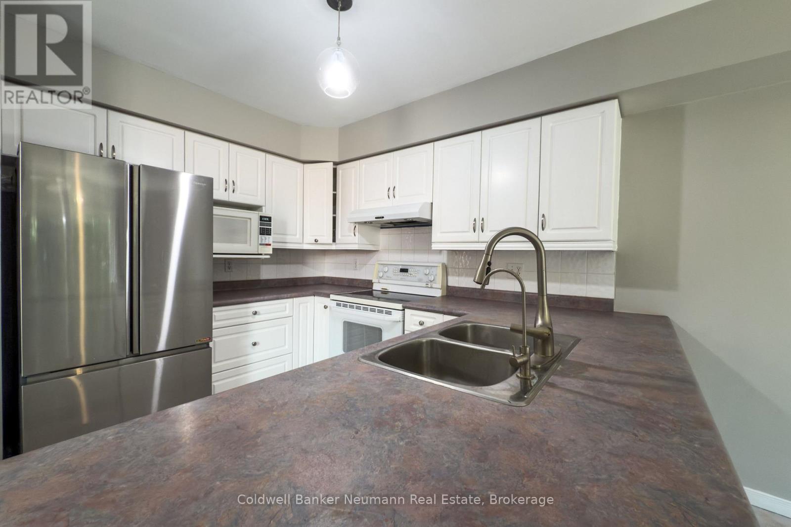 67 Gaw Crescent, Guelph, Ontario  N1L 1H9 - Photo 6 - X12470182