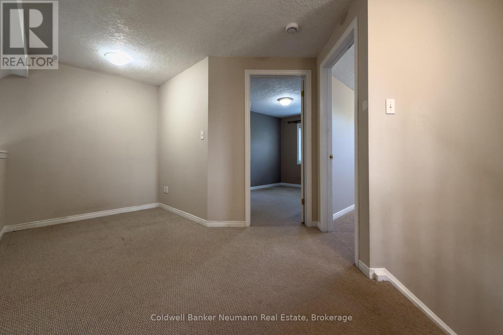 67 Gaw Crescent, Guelph, Ontario  N1L 1H9 - Photo 9 - X12470182