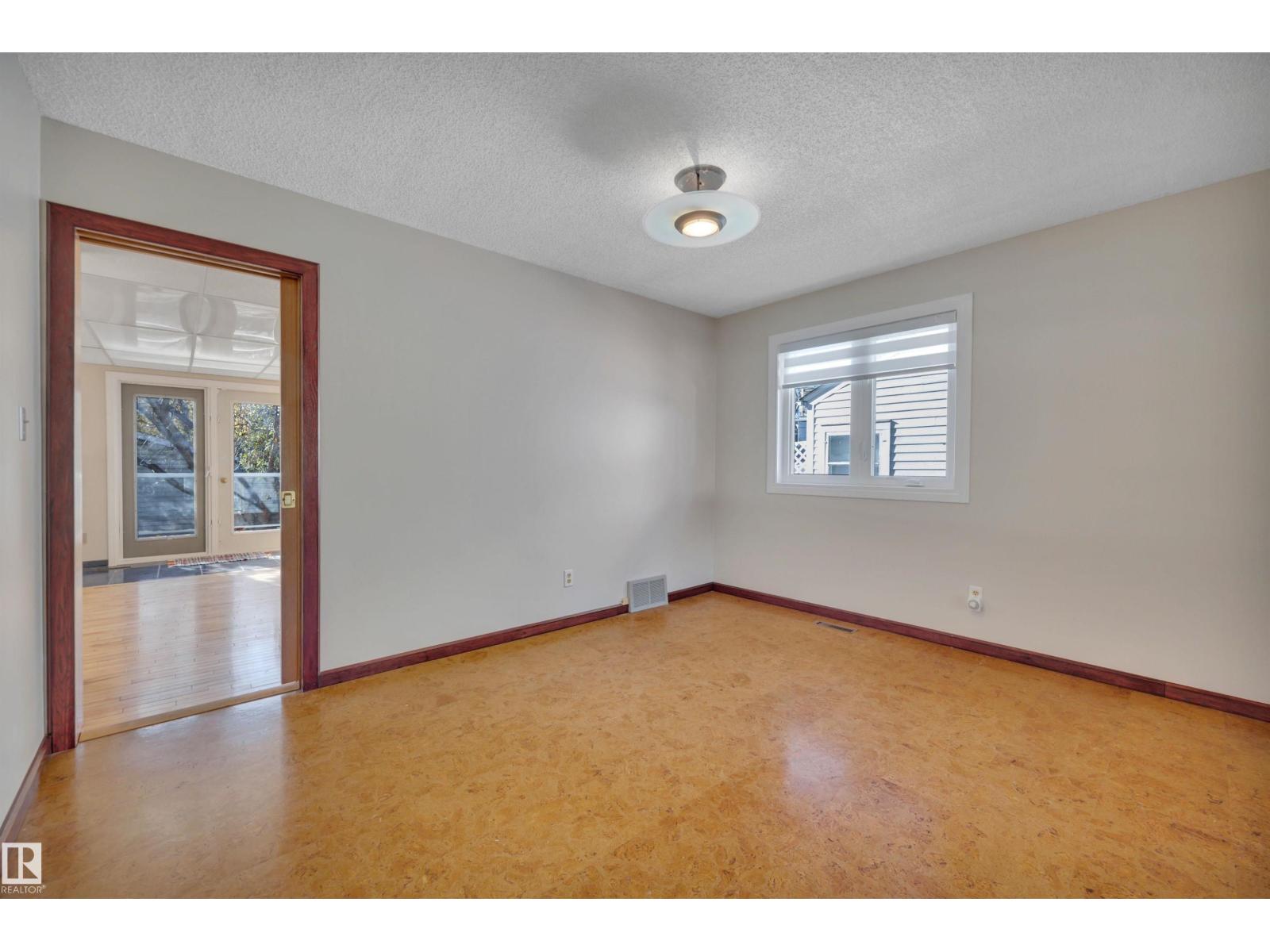 9747 81 Av Nw, Edmonton, Alberta  T6E 1W1 - Photo 11 - E4462689