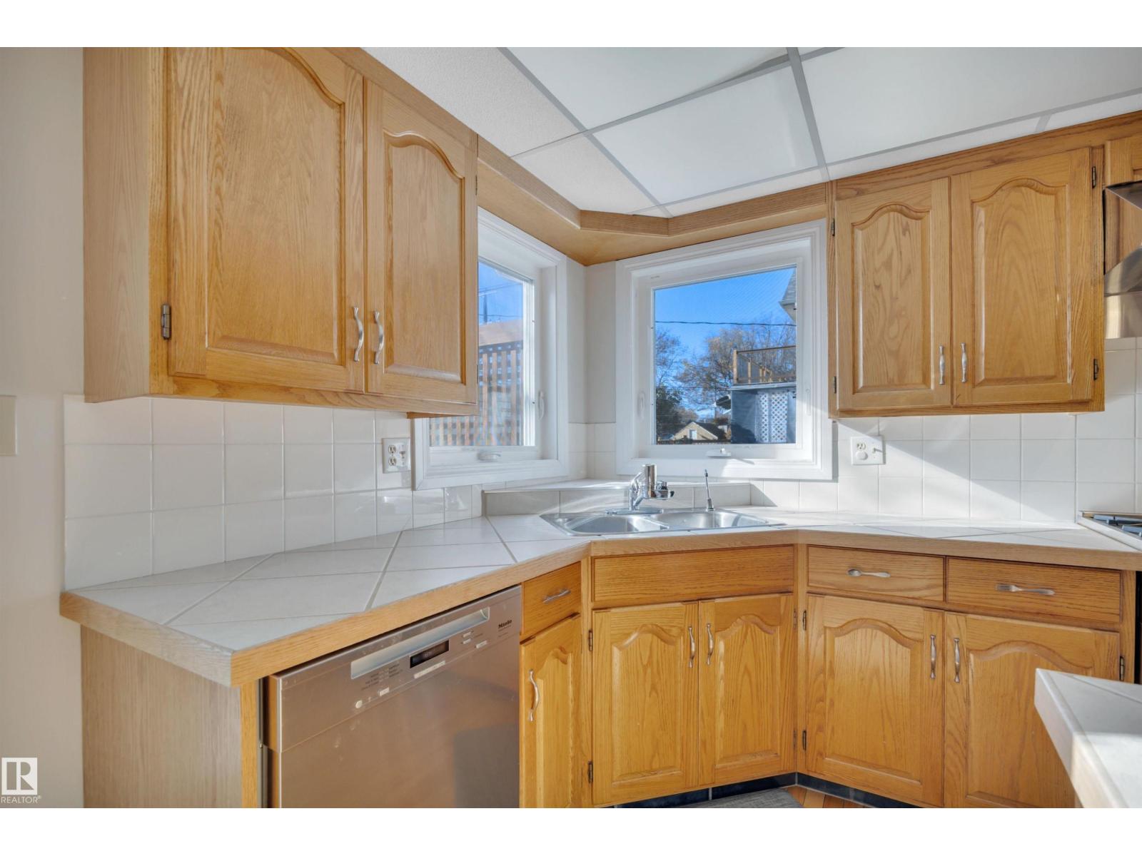 9747 81 Av Nw, Edmonton, Alberta  T6E 1W1 - Photo 18 - E4462689