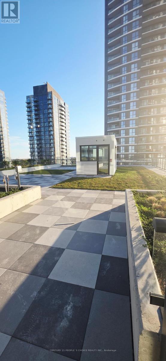 2402 - 15 Watergarden Drive, Mississauga, Ontario  L5R 1B2 - Photo 4 - W12470136