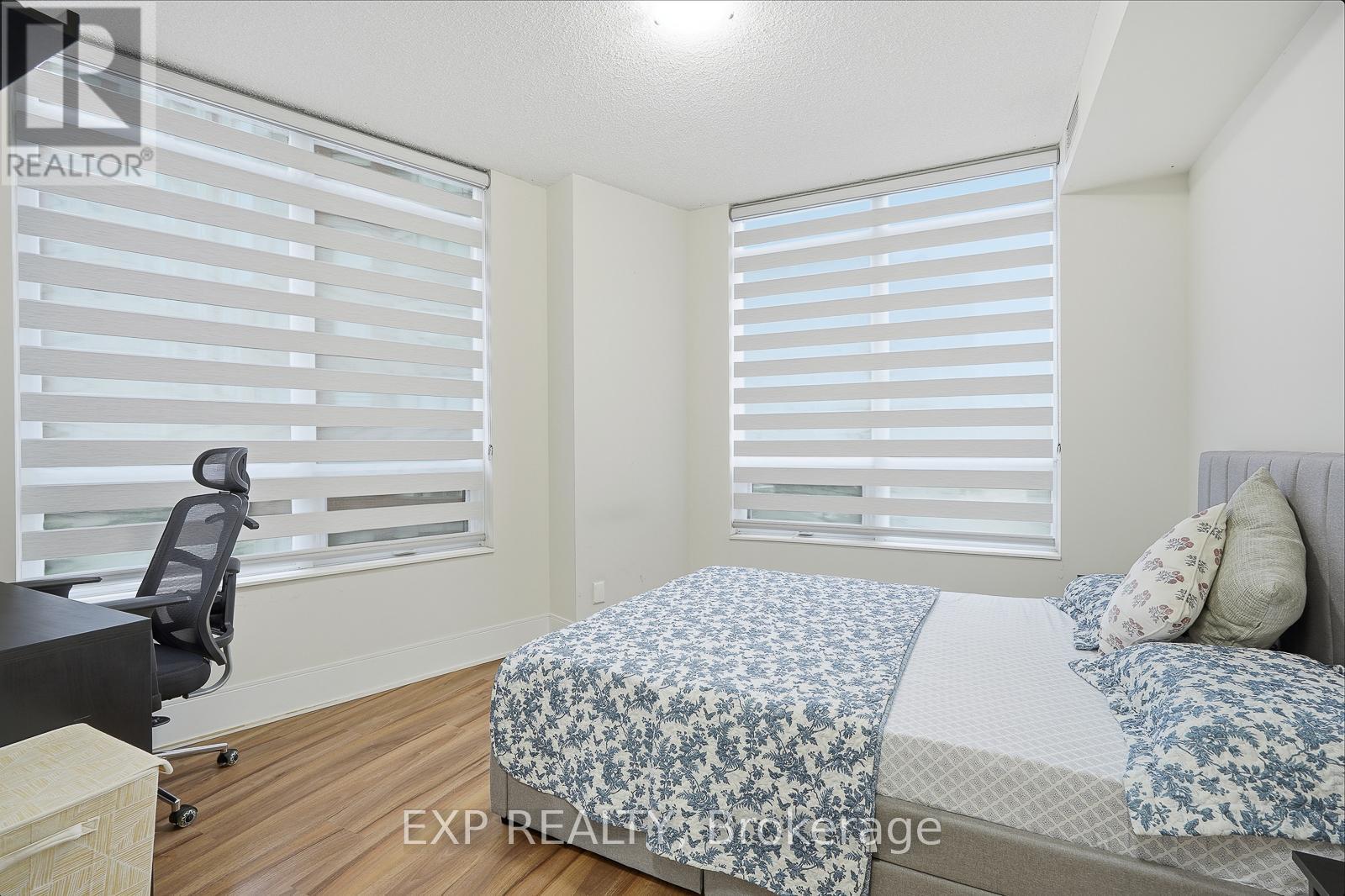 209 - 330 Burnhamthorpe Road W, Mississauga, Ontario  L5B 0E1 - Photo 14 - W12470151