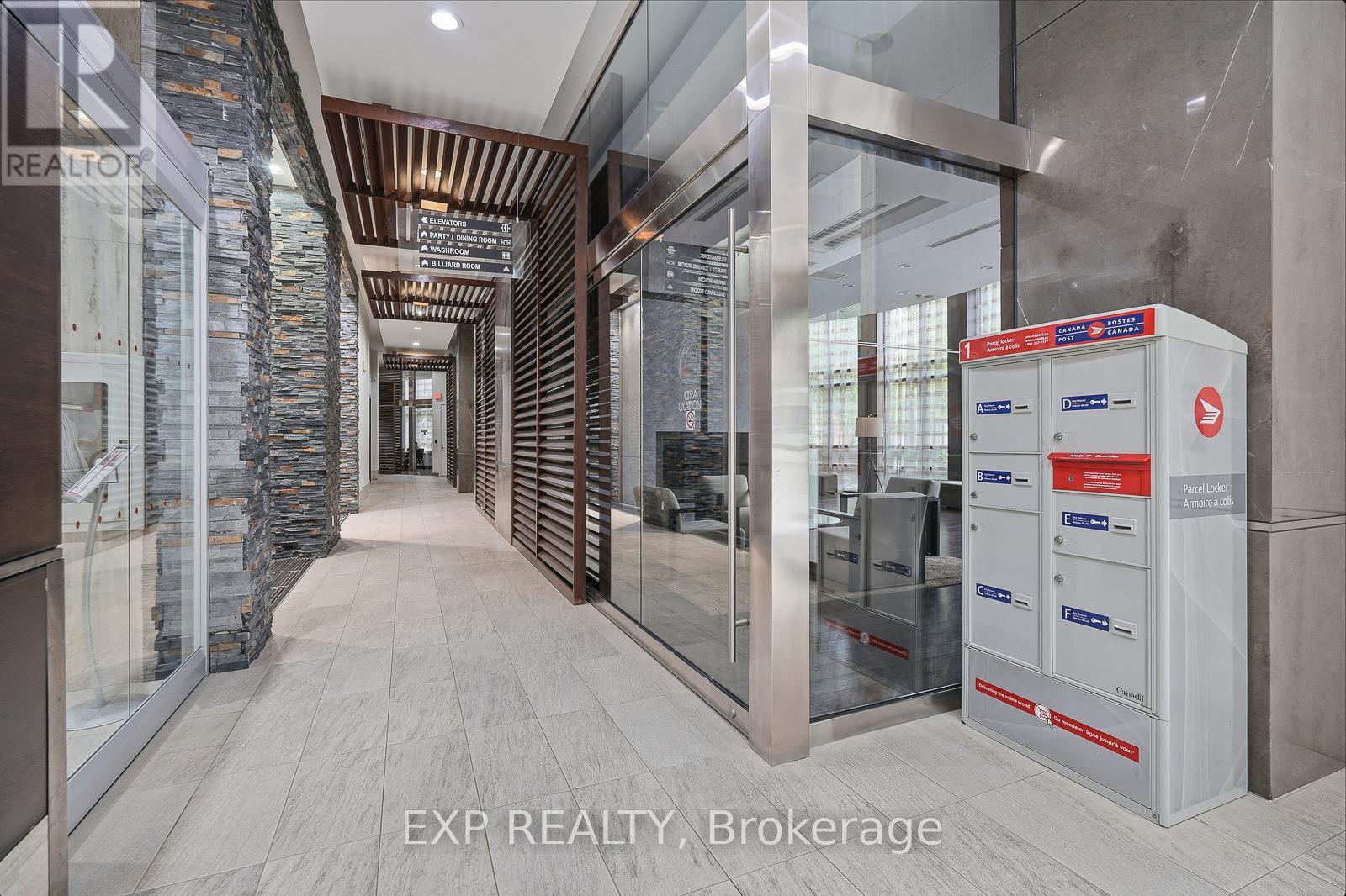 209 - 330 Burnhamthorpe Road W, Mississauga, Ontario  L5B 0E1 - Photo 2 - W12470151