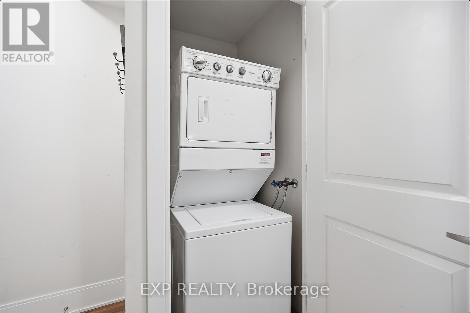 209 - 330 Burnhamthorpe Road W, Mississauga, Ontario  L5B 0E1 - Photo 23 - W12470151