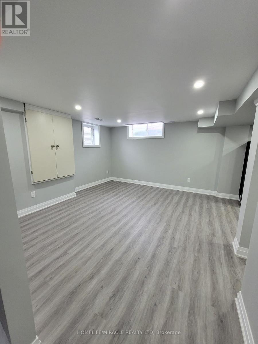 30 Ironshield Drive, Brampton, Ontario  L6P 3N4 - Photo 5 - W12470152
