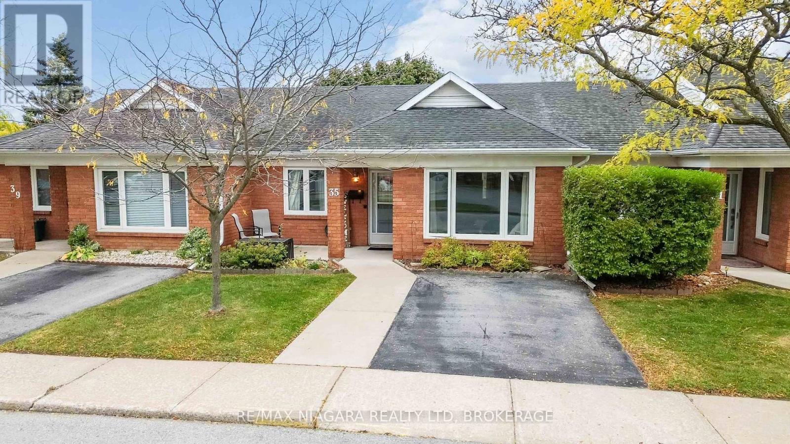 7 - 35 Nova Crescent, Welland, Ontario  L3C 6P8 - Photo 1 - X12470199