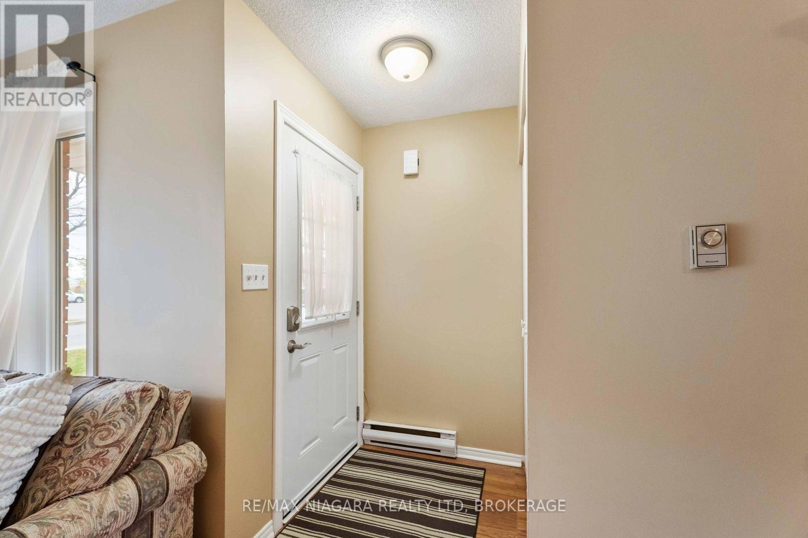7 - 35 Nova Crescent, Welland, Ontario  L3C 6P8 - Photo 5 - X12470199