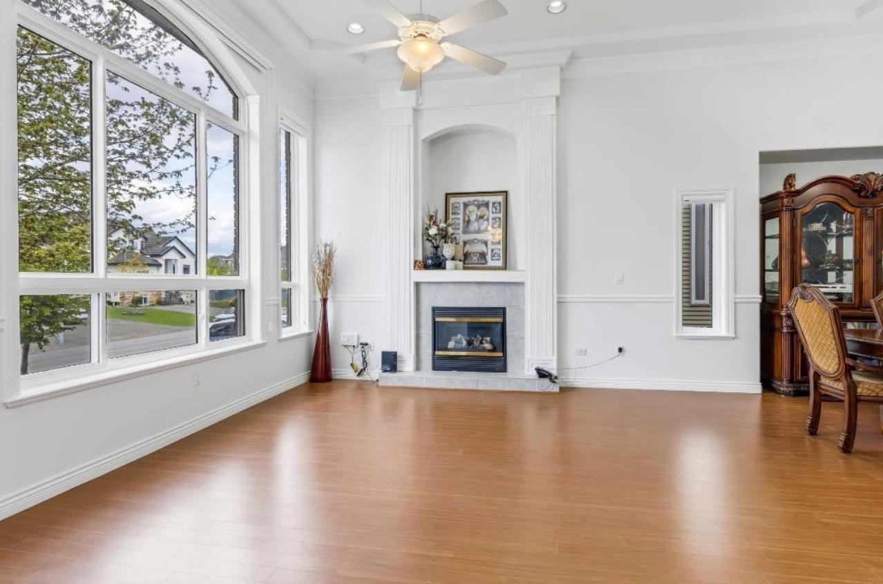 12672 67a Avenue, Surrey, British Columbia  V3W 1G3 - Photo 3 - R3059542