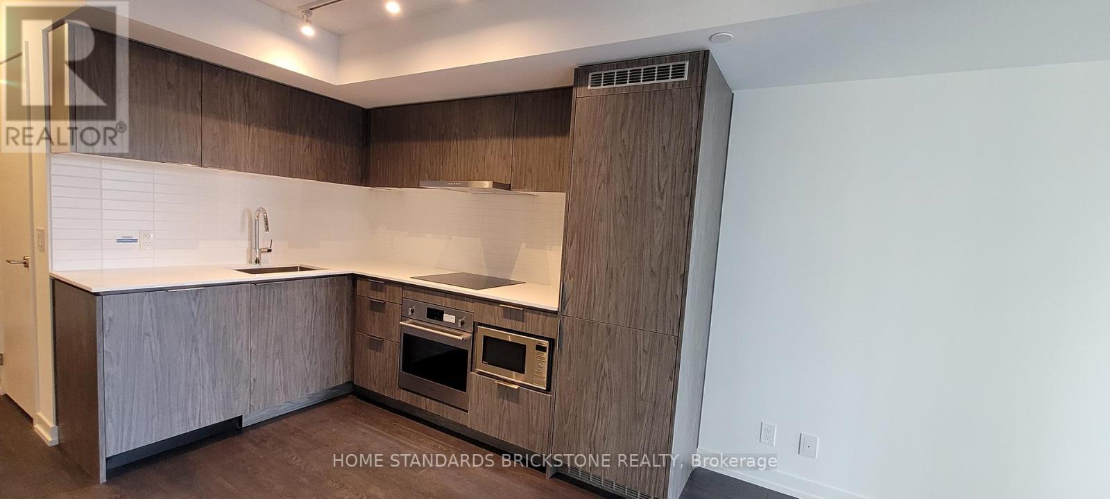 1017 - 60 Shuter Street, Toronto, Ontario  M5B 0B7 - Photo 8 - C12467400