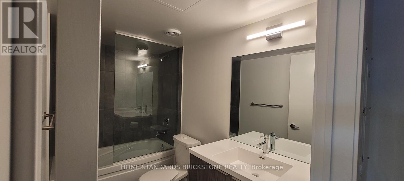 1017 - 60 Shuter Street, Toronto, Ontario  M5B 0B7 - Photo 5 - C12467400