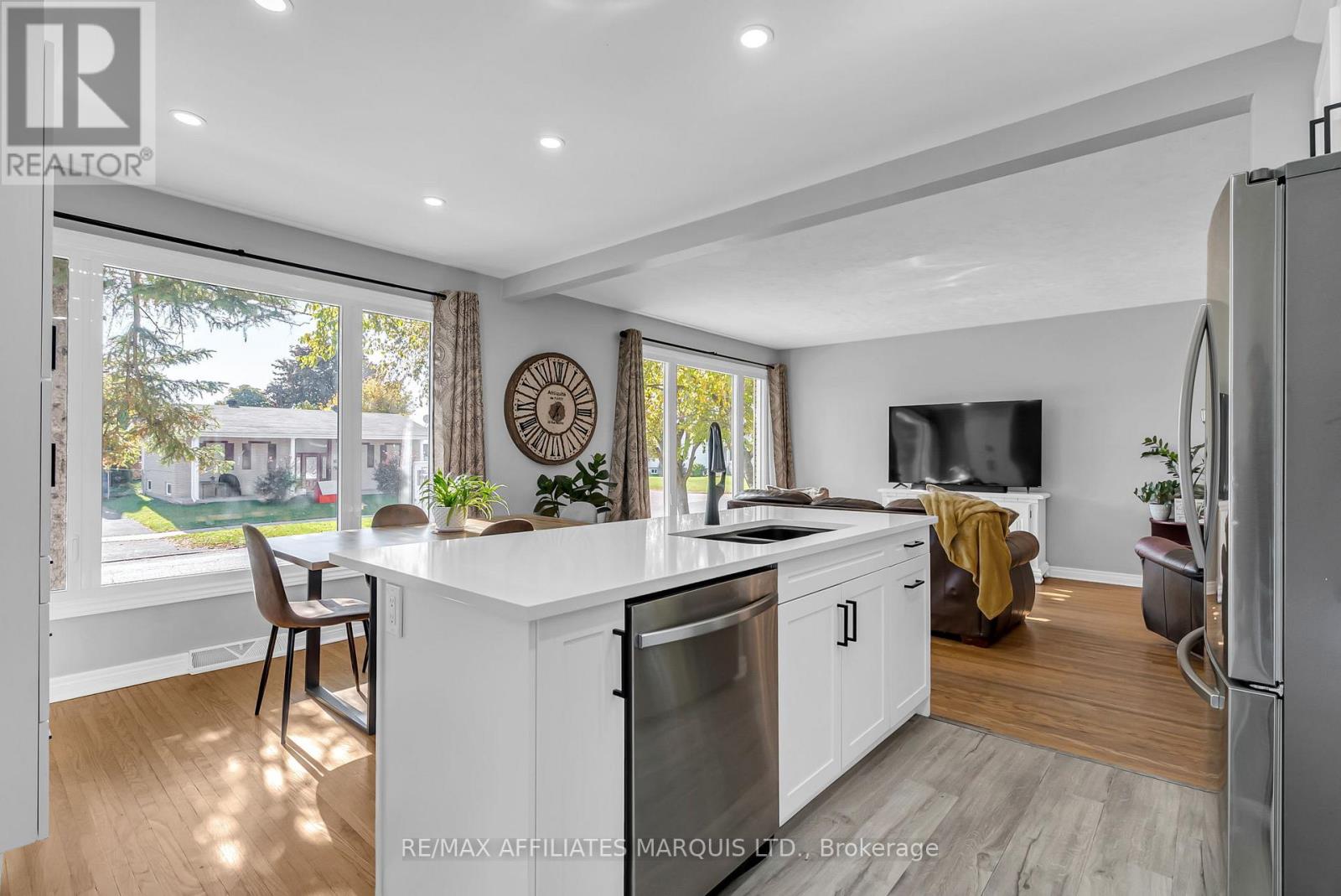 220 Fifteenth Street W, Cornwall, Ontario  K6J 3J8 - Photo 13 - X12470175