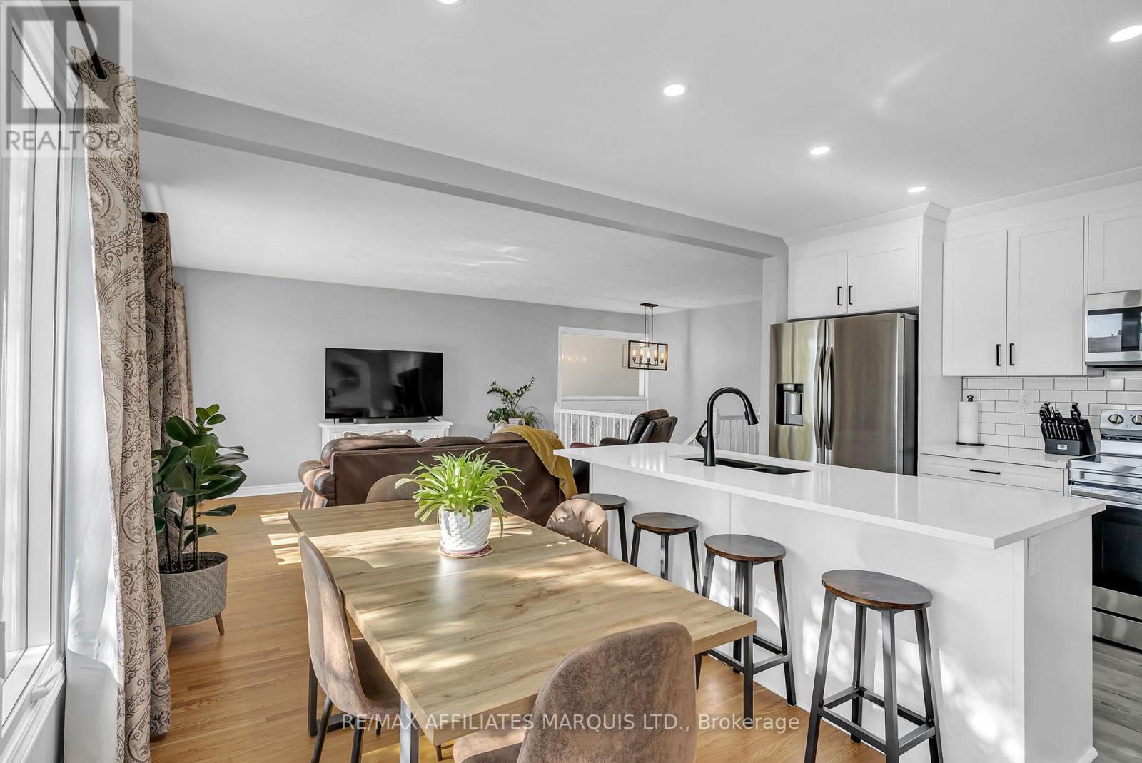 220 Fifteenth Street W, Cornwall, Ontario  K6J 3J8 - Photo 15 - X12470175