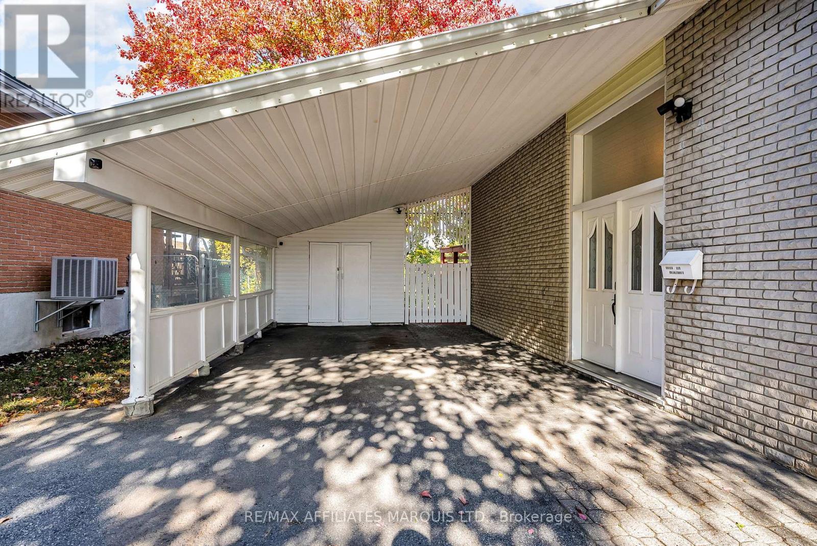 220 Fifteenth Street W, Cornwall, Ontario  K6J 3J8 - Photo 4 - X12470175