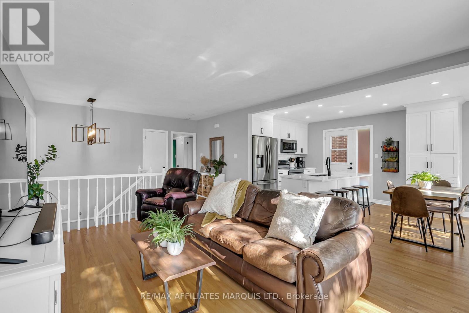 220 Fifteenth Street W, Cornwall, Ontario  K6J 3J8 - Photo 8 - X12470175