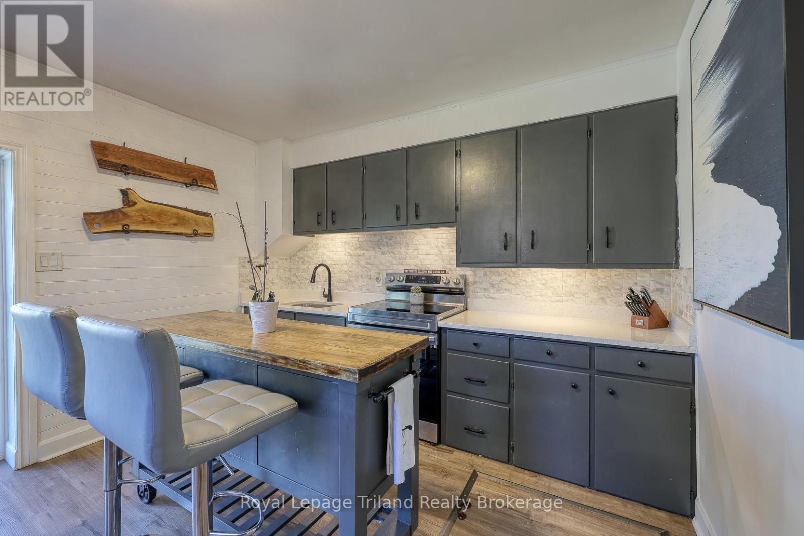 661 Henry Street, Woodstock, Ontario  N4S 1X8 - Photo 12 - X12470172