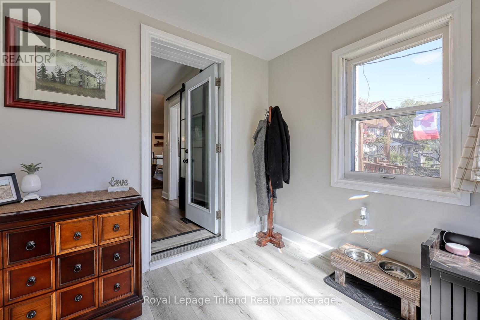 661 Henry Street, Woodstock, Ontario  N4S 1X8 - Photo 4 - X12470172