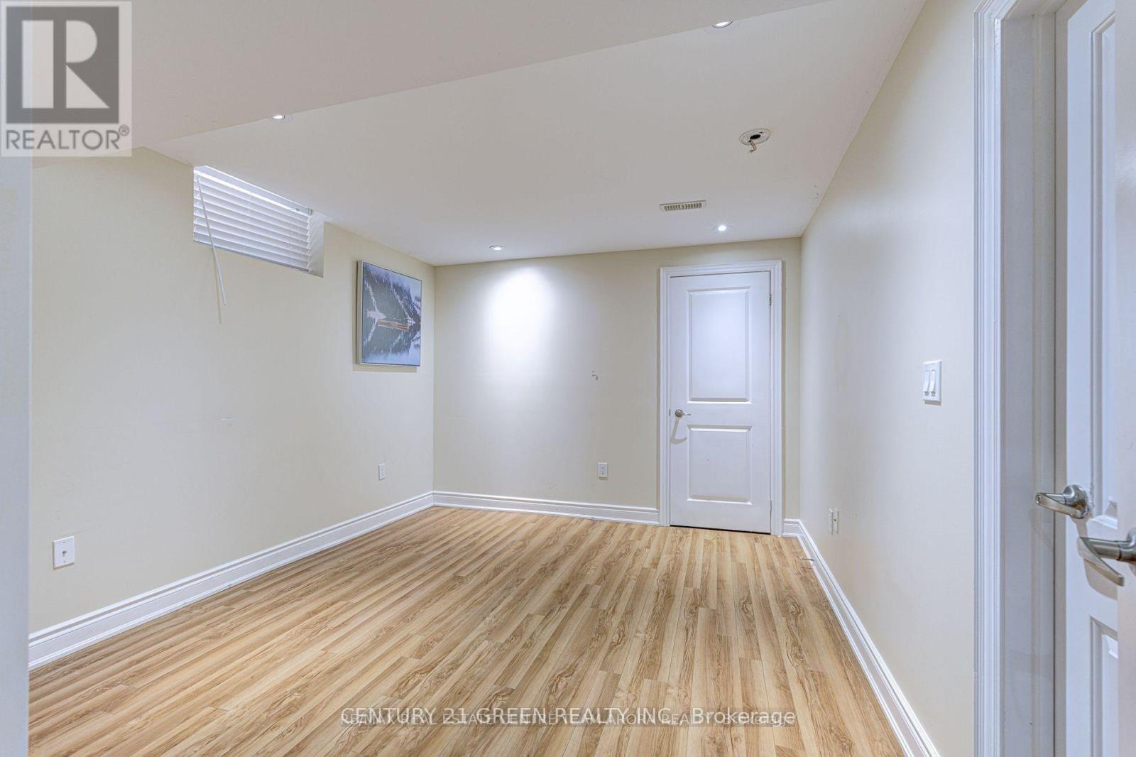 16 Valleyway Drive, Brampton, Ontario  L6X 5G3 - Photo 32 - W12469570