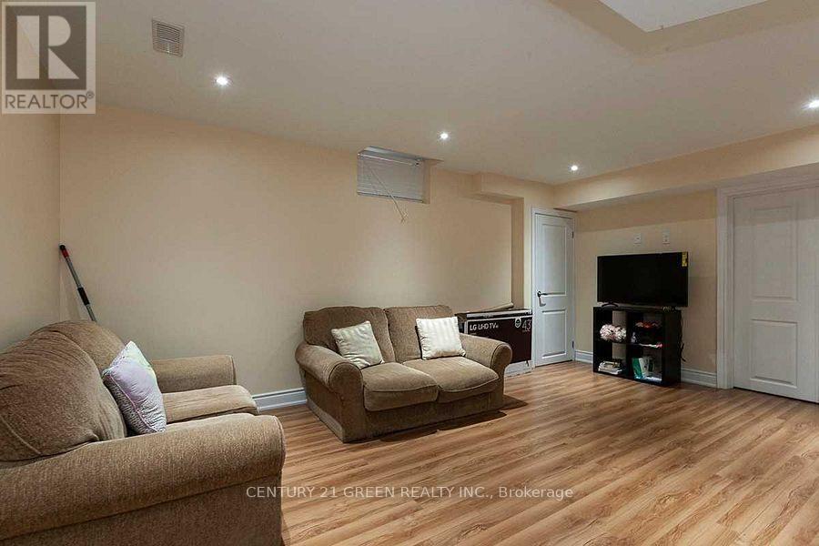 16 Valleyway Drive, Brampton, Ontario  L6X 5G3 - Photo 30 - W12469570