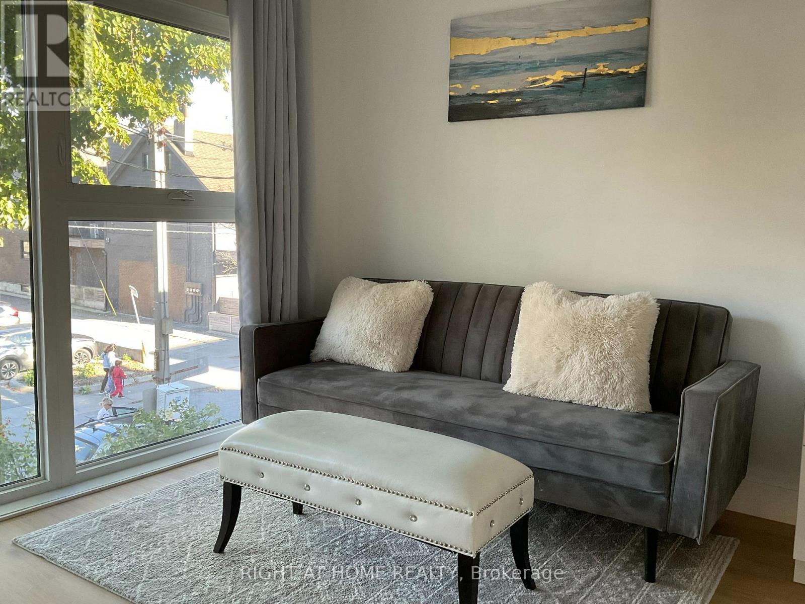 Second Floor - 674 Manning Avenue, Toronto, Ontario  M3H 2G1 - Photo 10 - C12470156