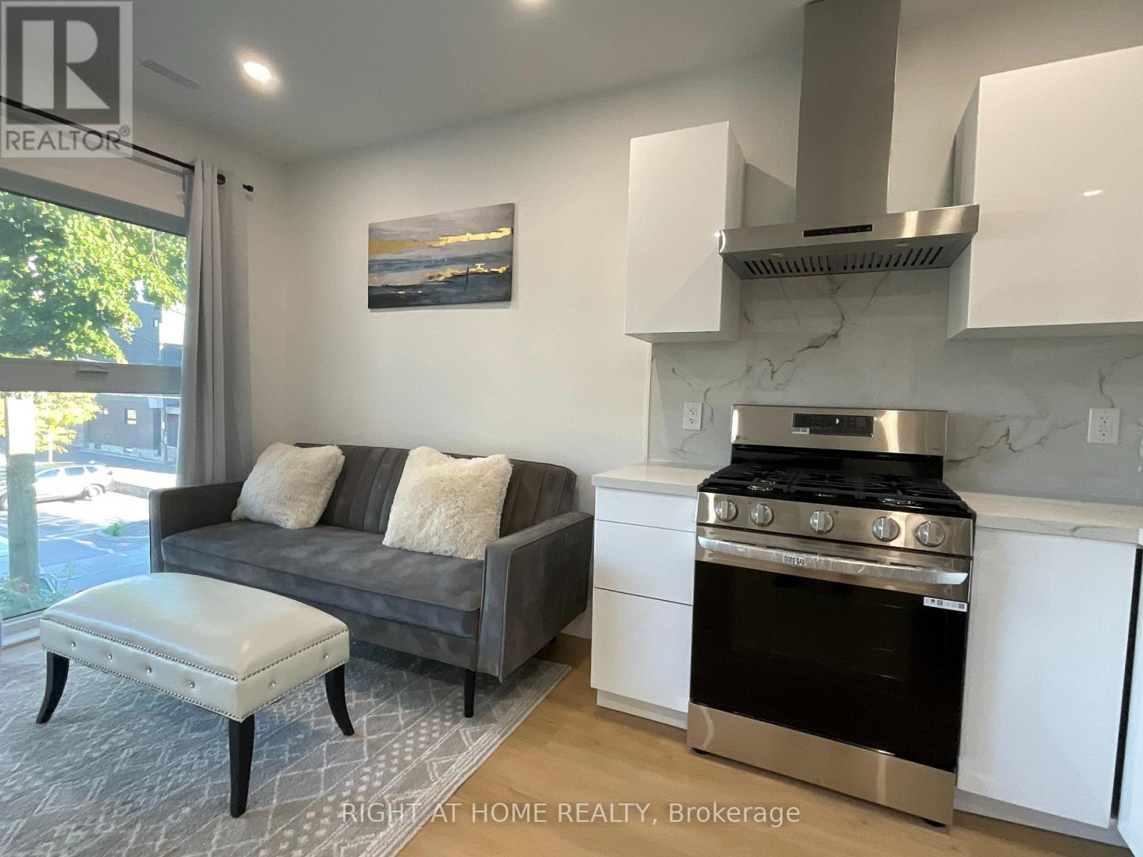 Second Floor - 674 Manning Avenue, Toronto, Ontario  M3H 2G1 - Photo 13 - C12470156