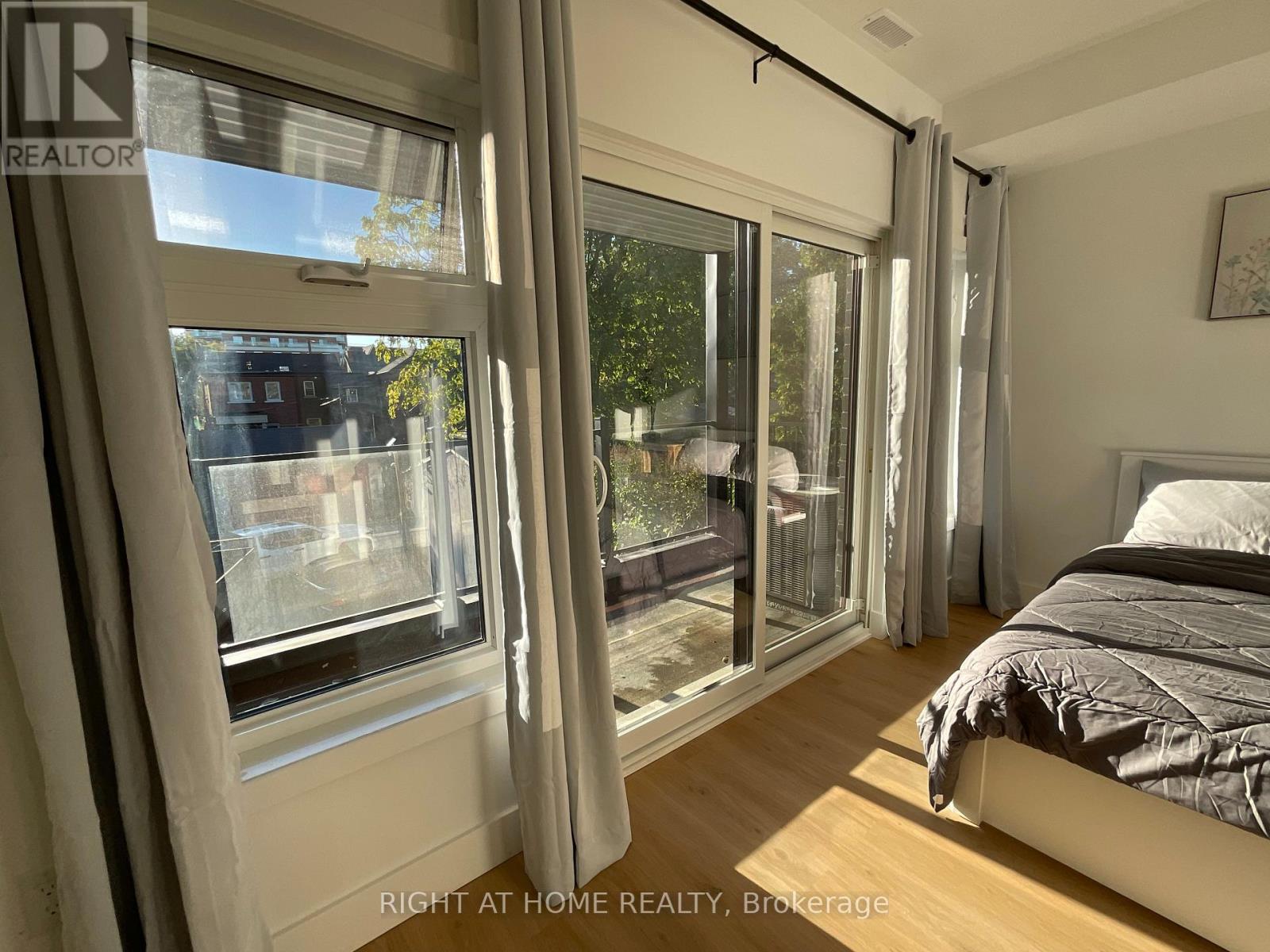 Second Floor - 674 Manning Avenue, Toronto, Ontario  M3H 2G1 - Photo 22 - C12470156