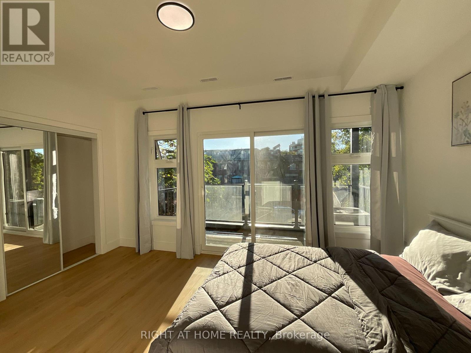 Second Floor - 674 Manning Avenue, Toronto, Ontario  M3H 2G1 - Photo 23 - C12470156