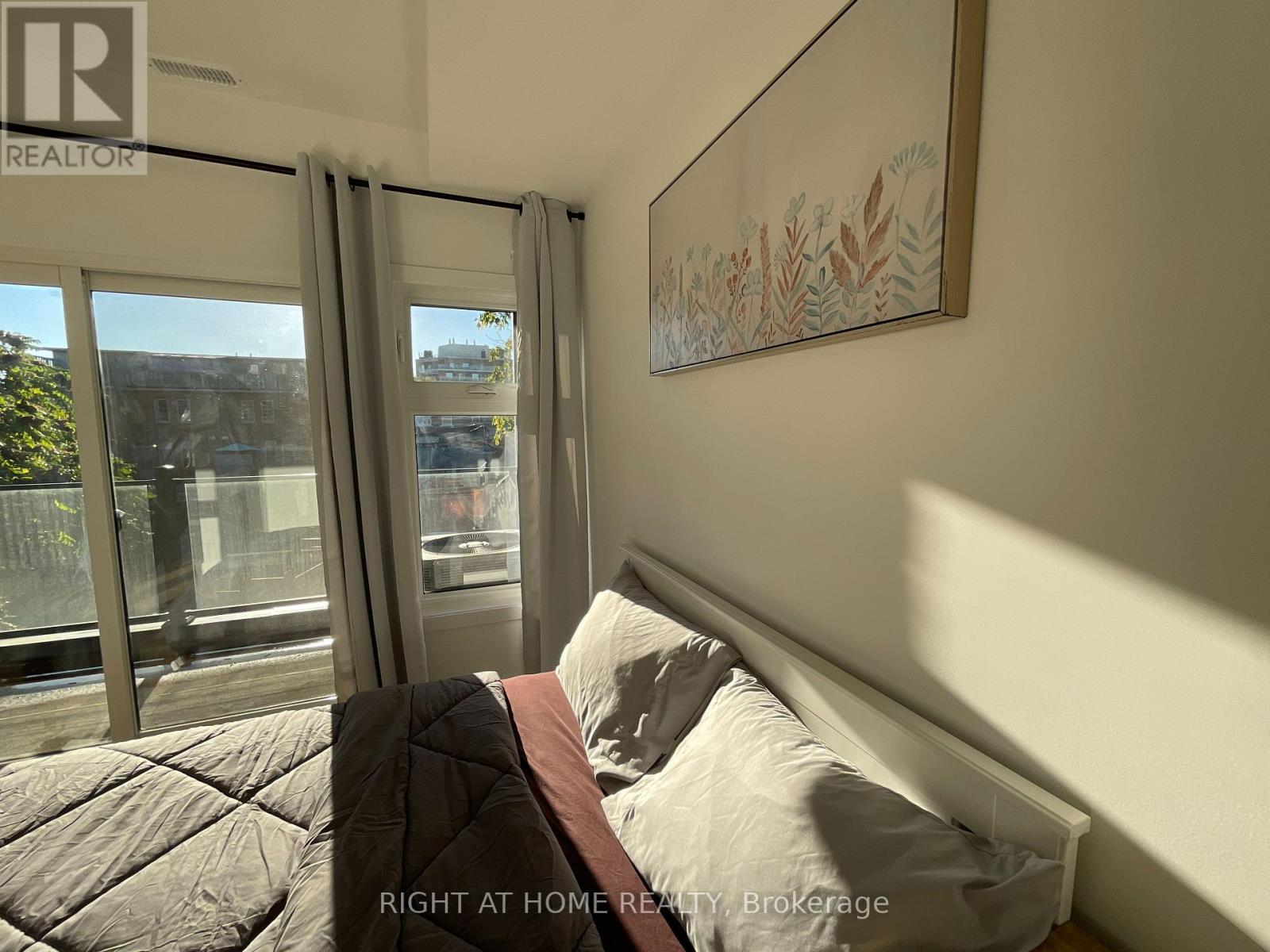 Second Floor - 674 Manning Avenue, Toronto, Ontario  M3H 2G1 - Photo 26 - C12470156