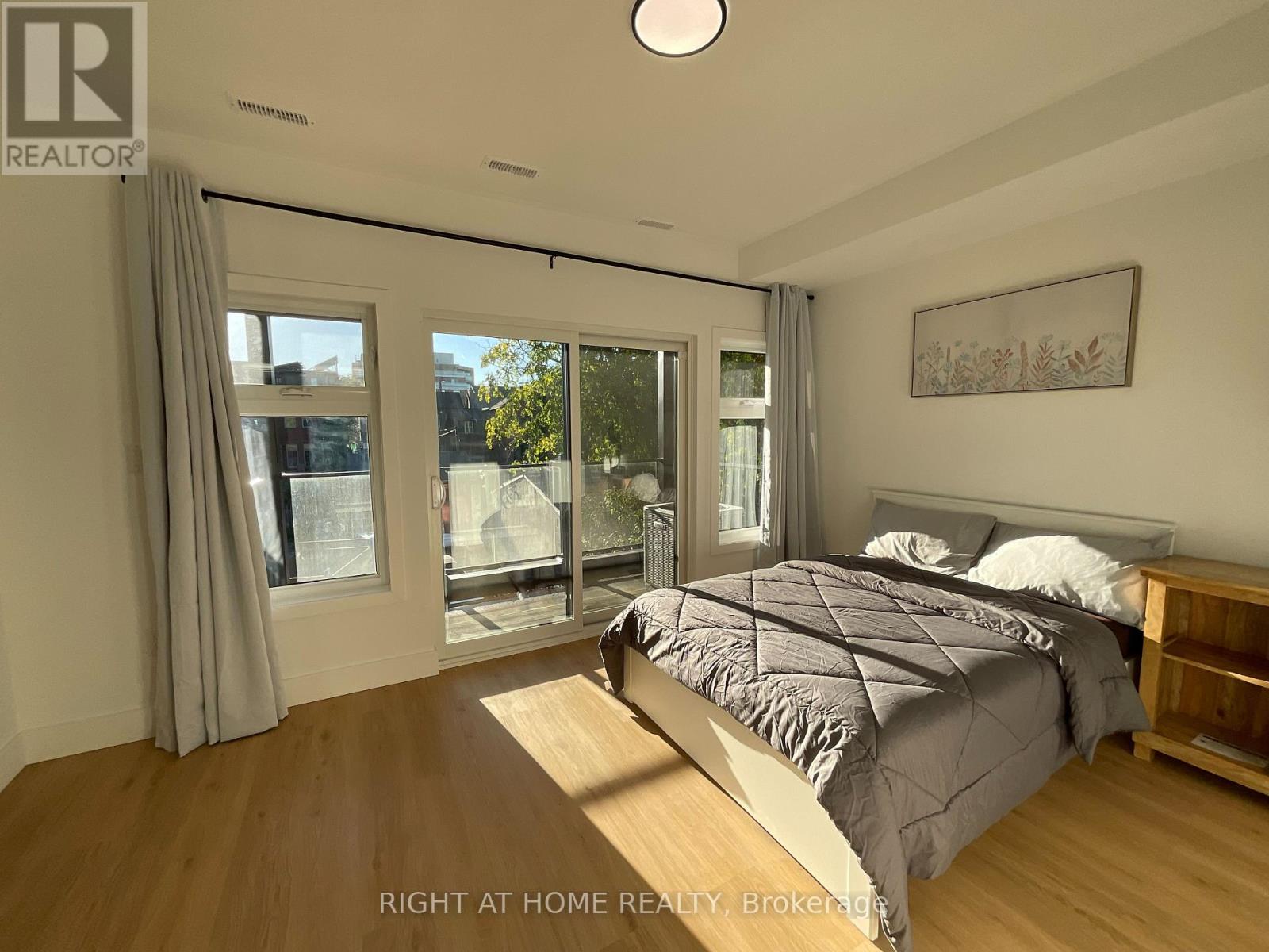 Second Floor - 674 Manning Avenue, Toronto, Ontario  M3H 2G1 - Photo 29 - C12470156
