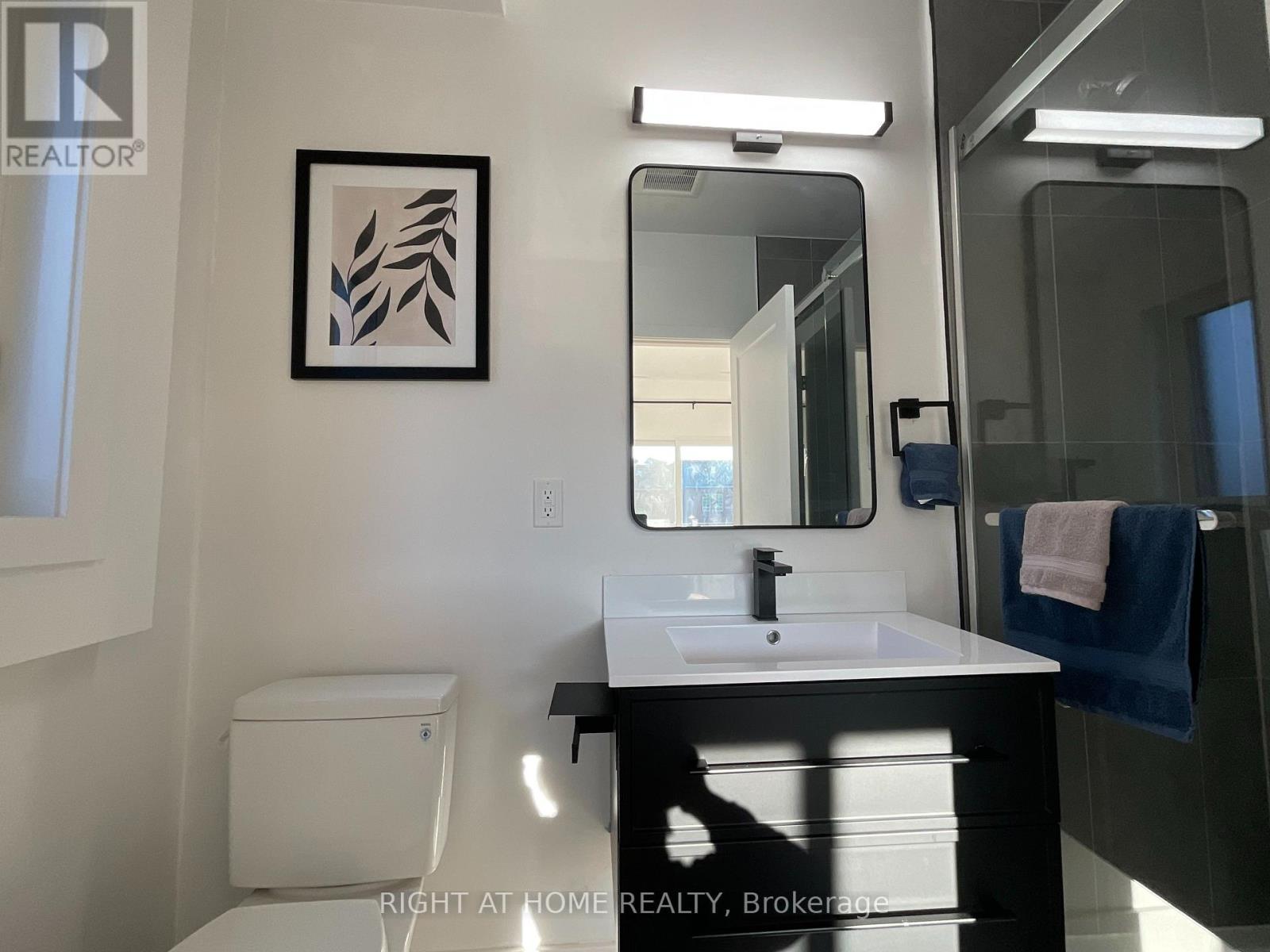 Second Floor - 674 Manning Avenue, Toronto, Ontario  M3H 2G1 - Photo 31 - C12470156