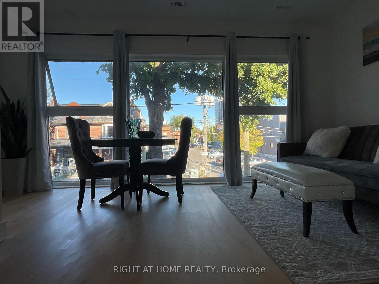 Second Floor - 674 Manning Avenue, Toronto, Ontario  M3H 2G1 - Photo 6 - C12470156