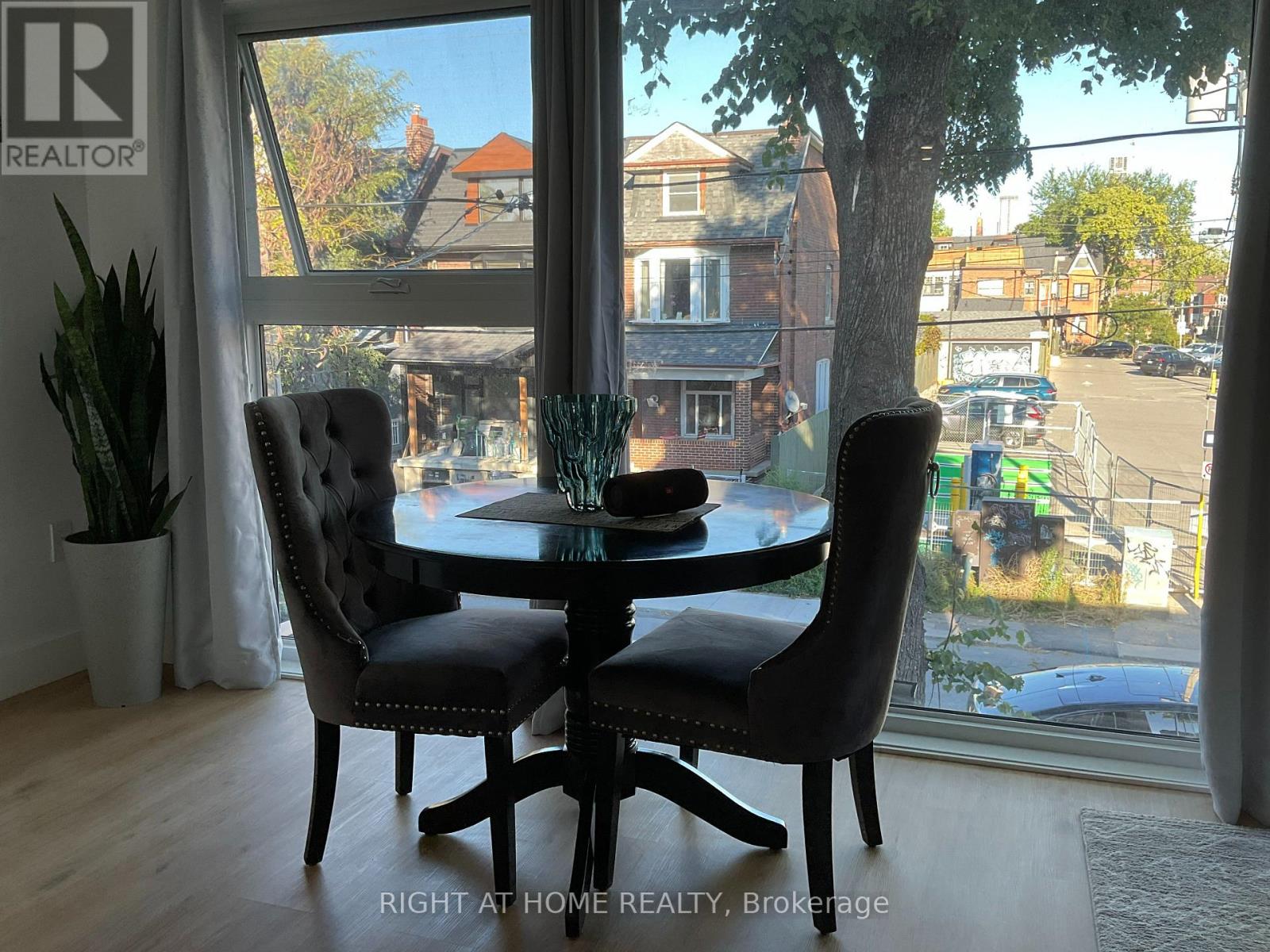 Second Floor - 674 Manning Avenue, Toronto, Ontario  M3H 2G1 - Photo 7 - C12470156