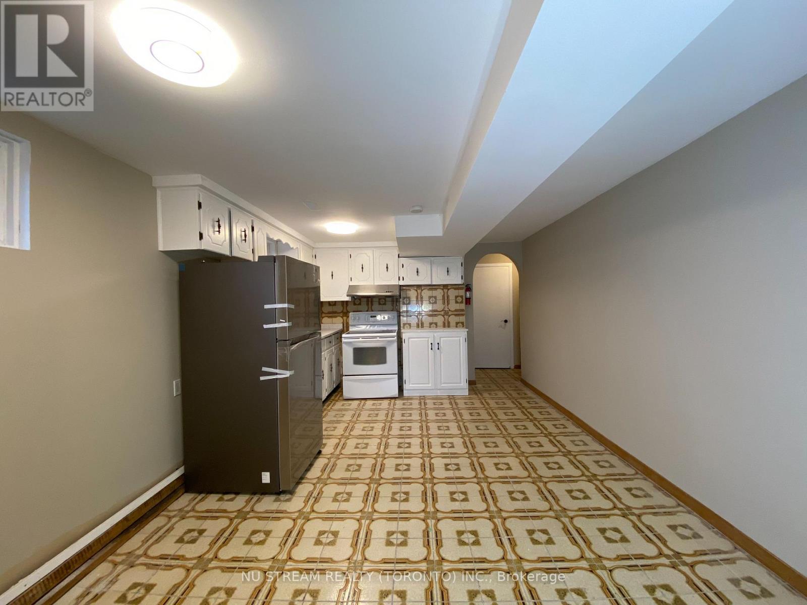 30 Hickorynut Dr Drive, Toronto, Ontario  M2J 4W5 - Photo 3 - C12470168